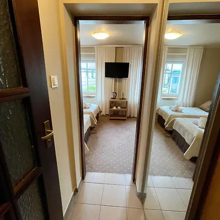 B&B Romantika-noclegi Ze Sniadaniem 노바 루다