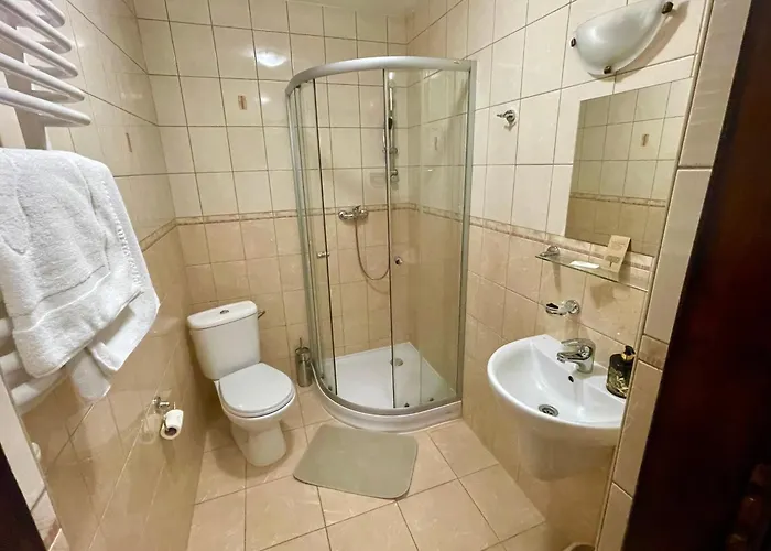 Romantika-noclegi Ze śniadaniem Nocleg ze śniadaniem 3*